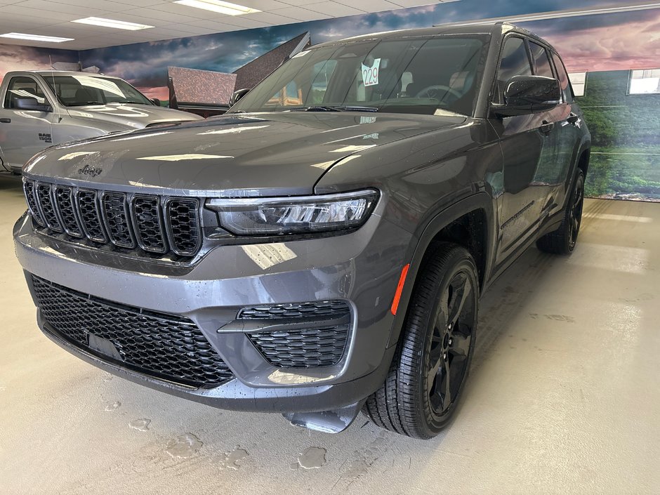 2024 Jeep Grand Cherokee Altitude