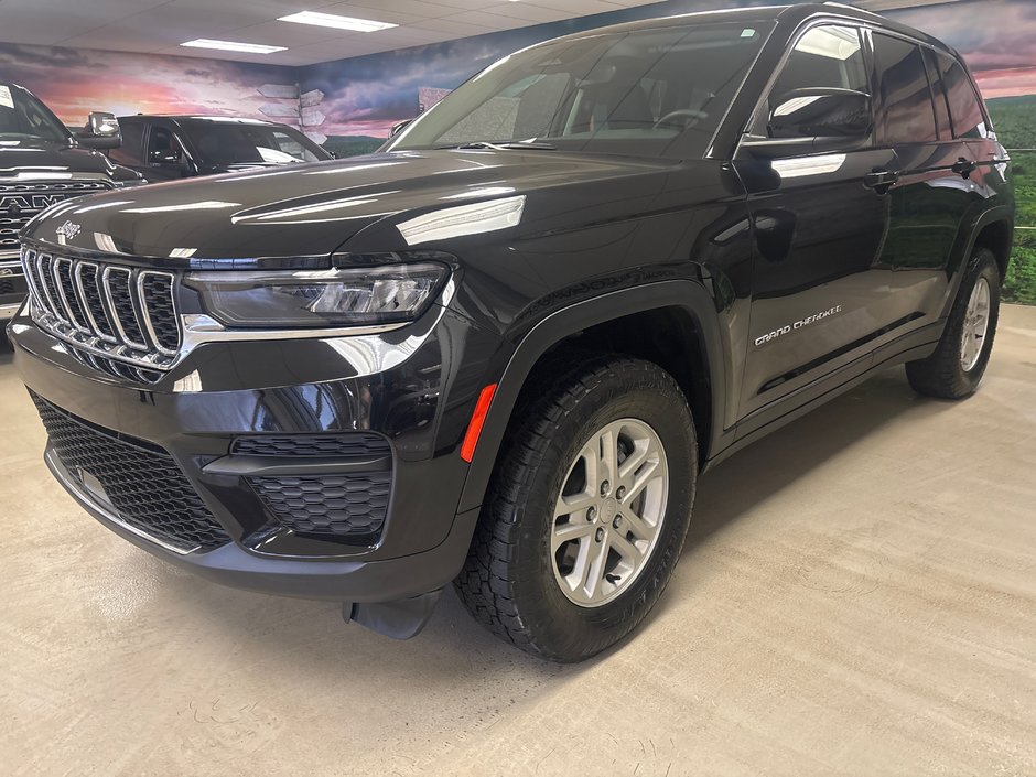 Jeep Grand Cherokee Laredo 2024