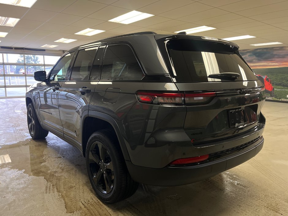 Jeep Grand Cherokee LAREDO ALTITUDE 2025