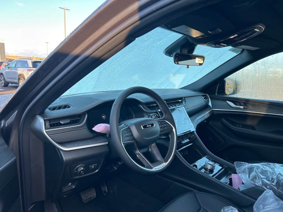 Jeep Grand Cherokee LIMITED 2025