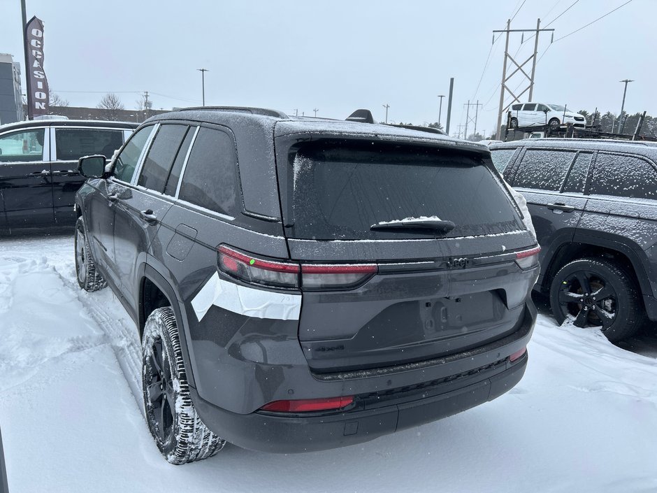 2025 Jeep Grand Cherokee LAREDO ALTITUDE