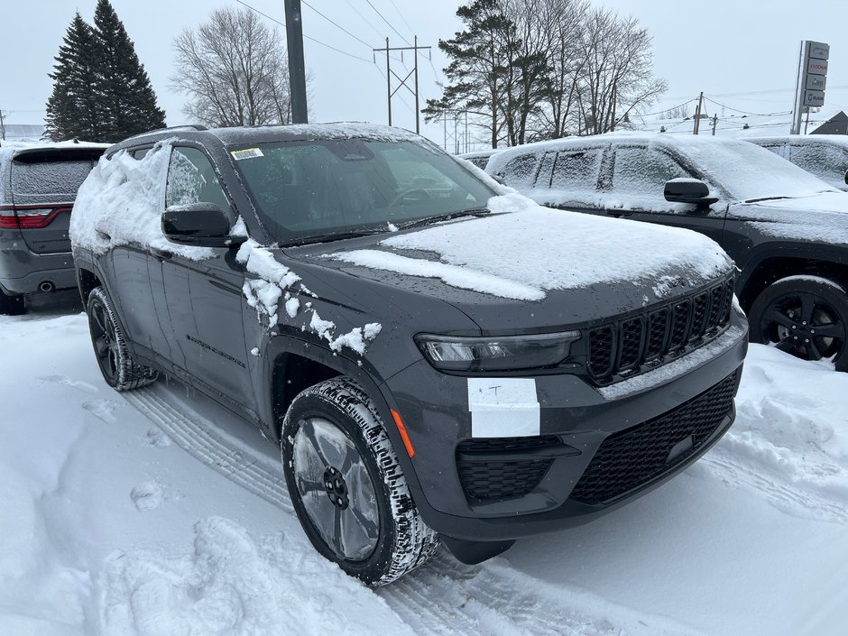 2025 Jeep Grand Cherokee LAREDO ALTITUDE