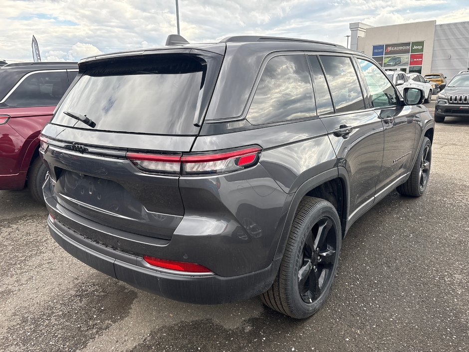 2026 Jeep Grand Cherokee ALTITUDE