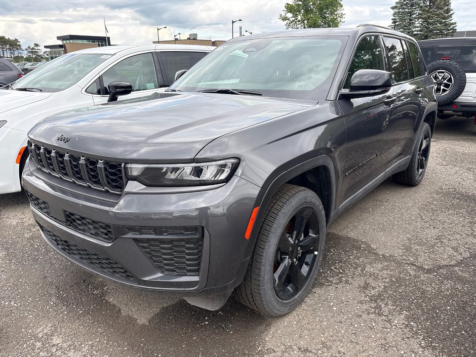 2026 Jeep Grand Cherokee ALTITUDE
