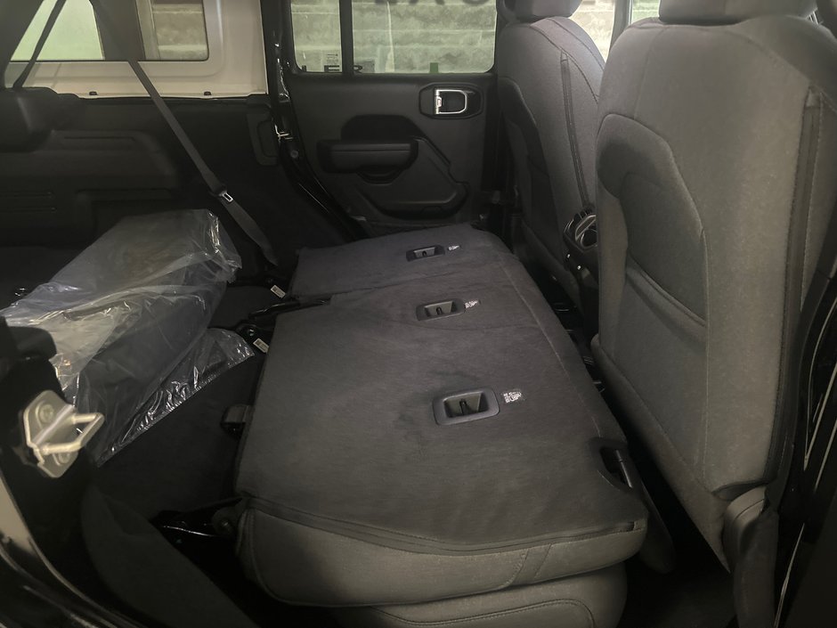 2024 Jeep WRANGLER 4-Door SPORT S