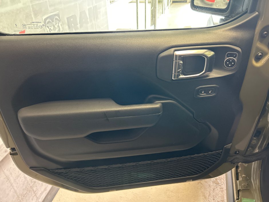 Jeep Wrangler 4-Door WILLYS 2026