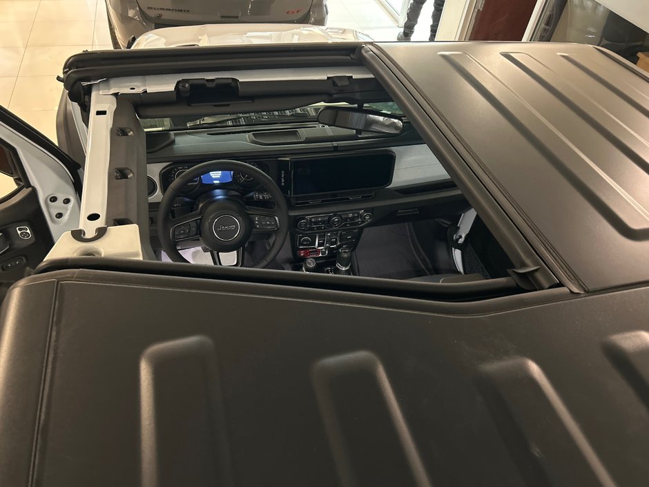 Jeep Wrangler 4-Door WILLYS 2026