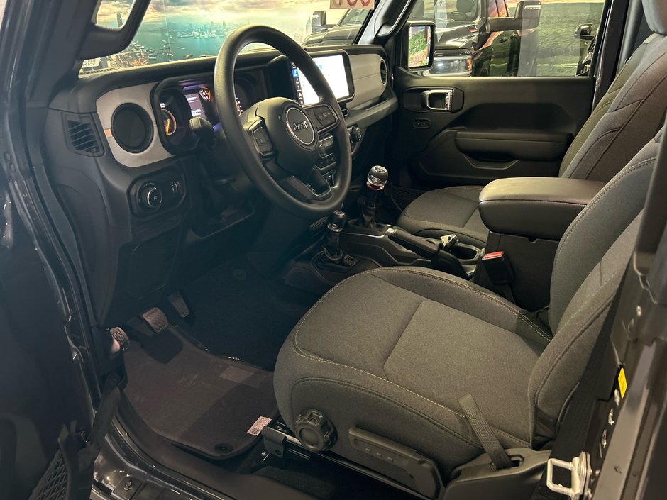Jeep Wrangler SPORT 2025
