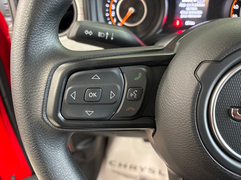 Jeep Wrangler SPORT 2026 CLIMATISATION*APPLE CARPLAY*TOIT RIGIDE FREEDOM TOP* MARCHEPIEDS NOIR* SYSTÈME AUDIO ALPINE
