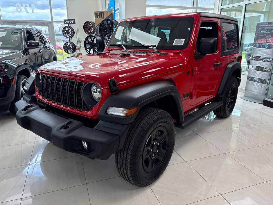 Jeep Wrangler SPORT 2026 CLIMATISATION*APPLE CARPLAY*TOIT RIGIDE FREEDOM TOP* MARCHEPIEDS NOIR* SYSTÈME AUDIO ALPINE