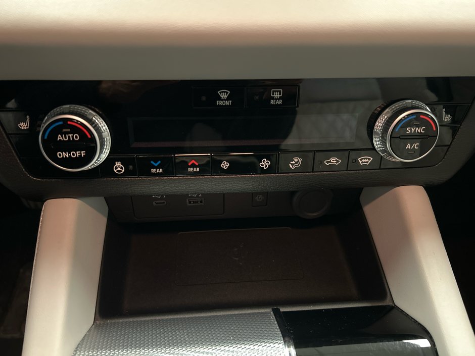 Mitsubishi Outlander  2022