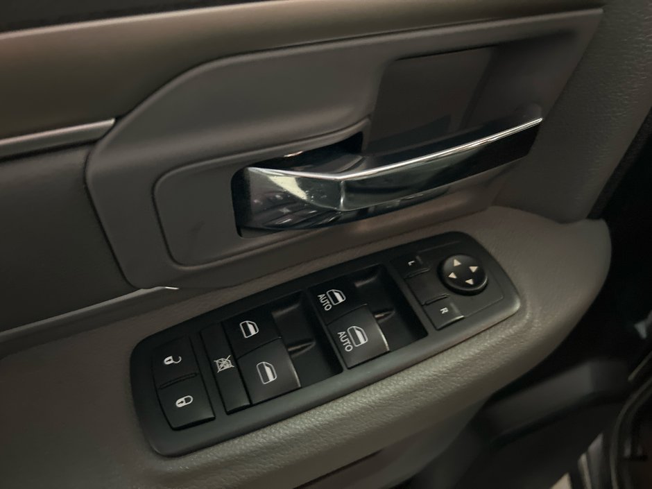 Ram 1500 CREW SLT 2017