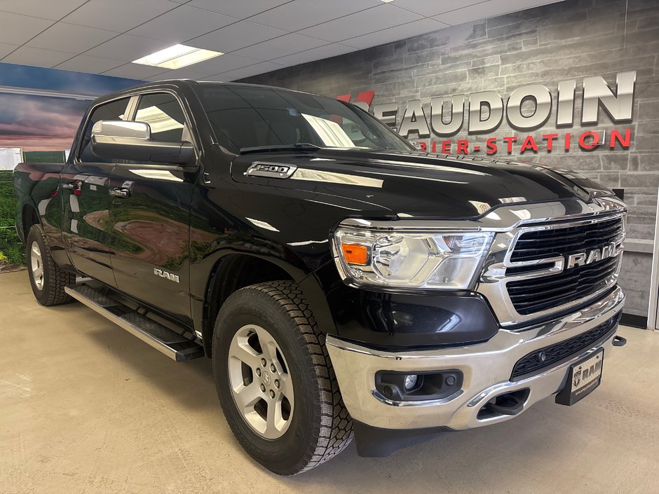 Ram 1500 CREW Big Horn 2019 BOITE 6.4' * SIÈGES ET VOLANT CHAUFFANTS* ENS: ATTELAGE REMORQUE, TOUT-TERRAIN, COMMODITÉS DE CAISSE