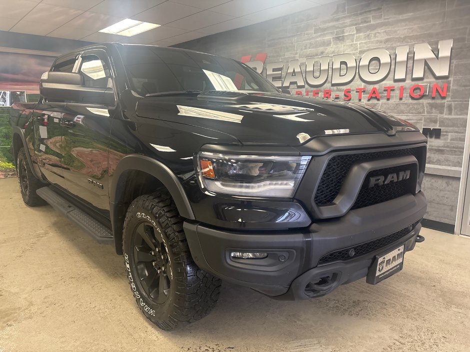 Ram 1500 CREW Rebel 2022 RAM BOX * ÉCRAN 12'' AUDIO HARMAN KARDON * COMMODITÉS DE CAISSES* SUSPENSION PNEUMATIQUE