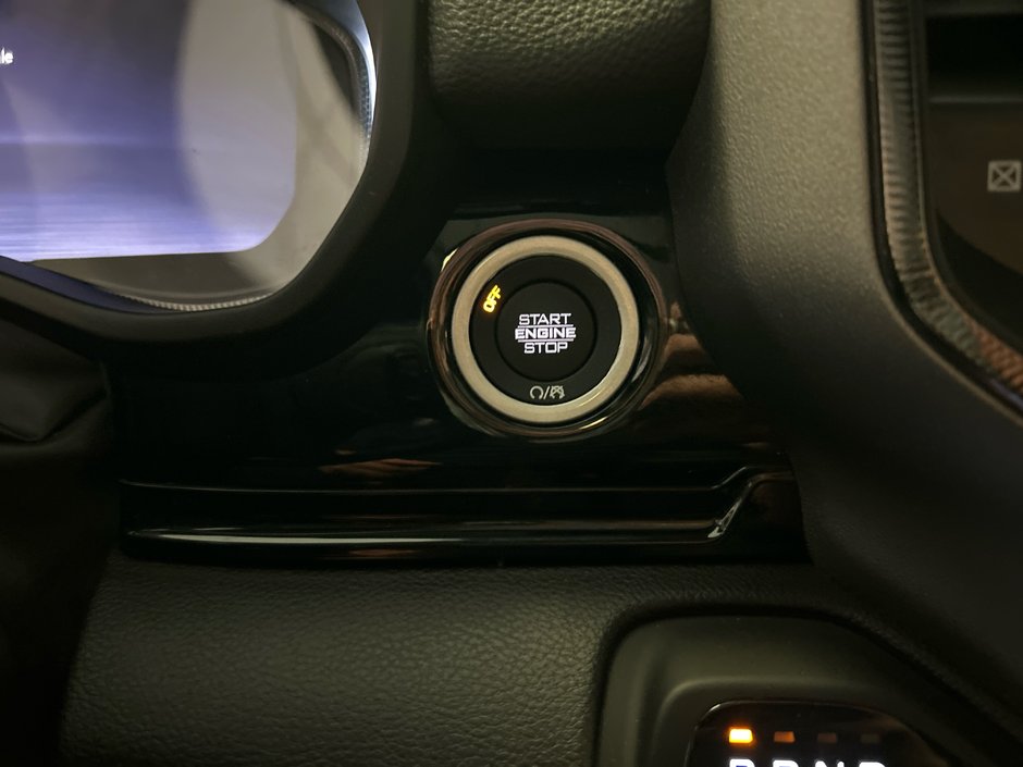 Ram 1500 SPORT 2025 ENSEMBLE REMORQUAGE * CUIR SIÈGES AVANT VENTILÉS * ÉCRAN 14'' AUDIO HARMAN KARDON * CONDUITE ASSISTÉ