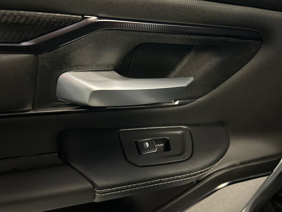 Ram 1500 SPORT 2025 ENSEMBLE REMORQUAGE * CUIR SIÈGES AVANT VENTILÉS * ÉCRAN 14'' AUDIO HARMAN KARDON * CONDUITE ASSISTÉ