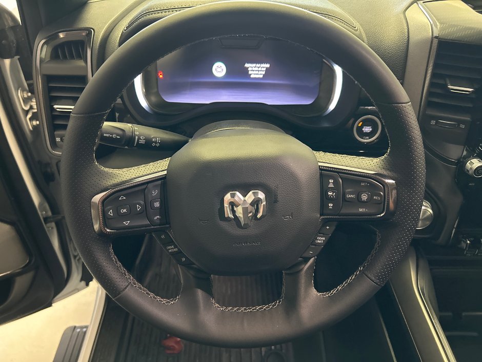 Ram 1500 SPORT 2025 ENSEMBLE REMORQUAGE * CUIR SIÈGES AVANT VENTILÉS * ÉCRAN 14'' AUDIO HARMAN KARDON * CONDUITE ASSISTÉ