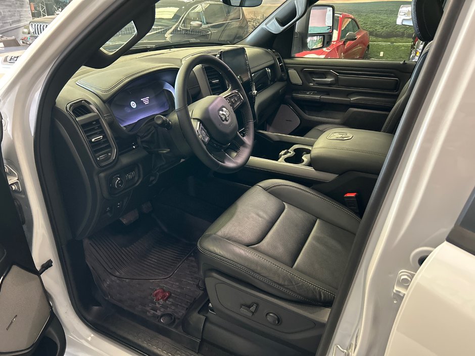 Ram 1500 SPORT 2025 ENSEMBLE REMORQUAGE * CUIR SIÈGES AVANT VENTILÉS * ÉCRAN 14'' AUDIO HARMAN KARDON * CONDUITE ASSISTÉ