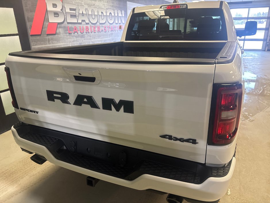 2025 Ram 1500 SPORT