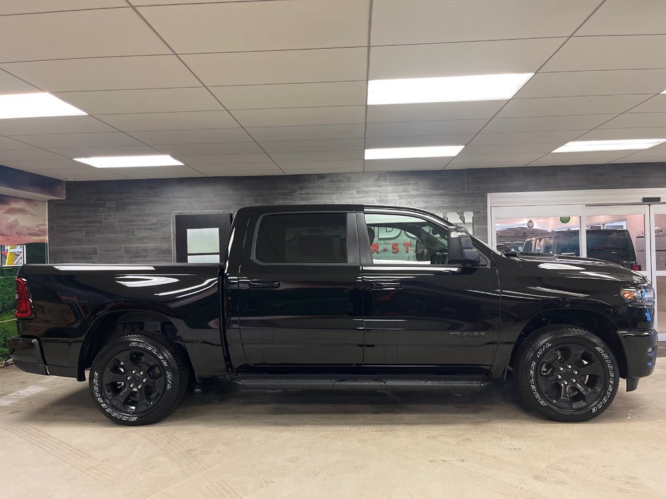 2025 Ram 1500 SPORT