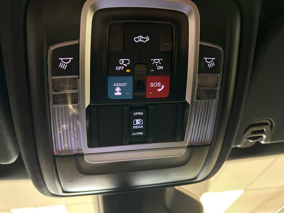 2025 Ram 1500 SPORT