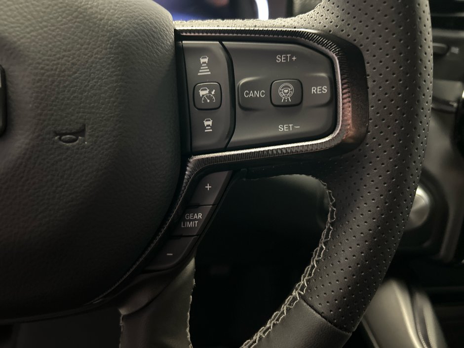 2025 Ram 1500 SPORT