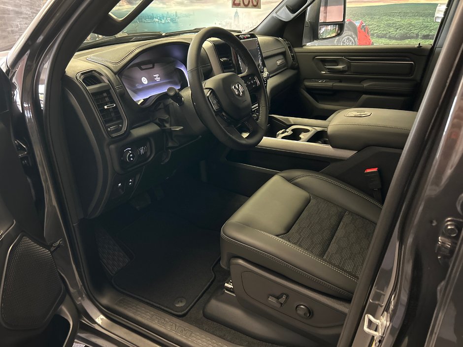 2025 Ram 1500 SPORT