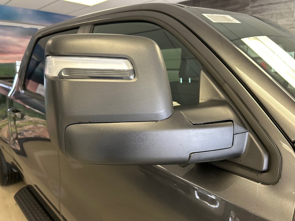 2025 Ram 1500 SPORT