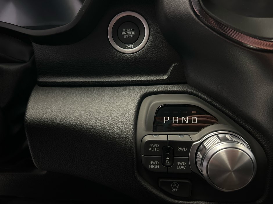 2025 Ram 1500 SPORT