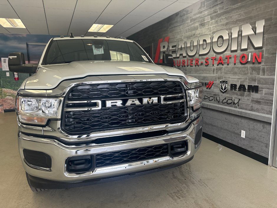 Ram 2500 TRADESMAN 2024