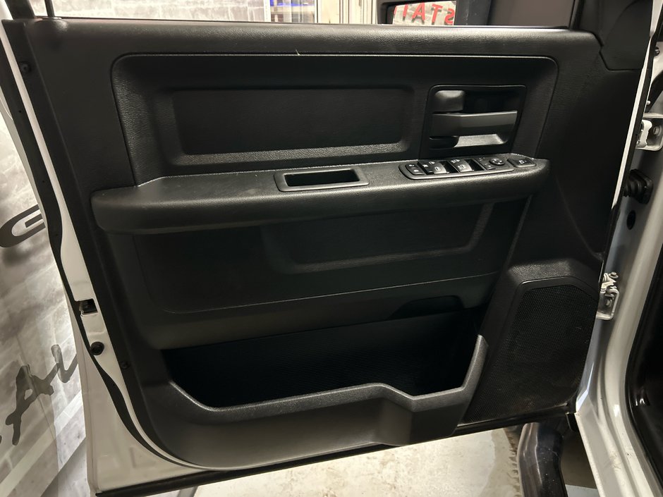 2023 Ram 3500 CREW Tradesman