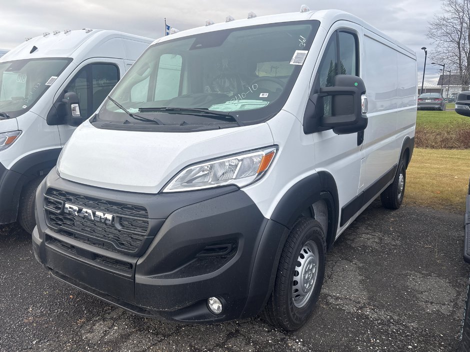 Ram PROMASTER CARGO VAN 1500 TRADESMAN W/ PASS SEAT 2025 136’’ plafond bas* Cloison avec glace coulissante