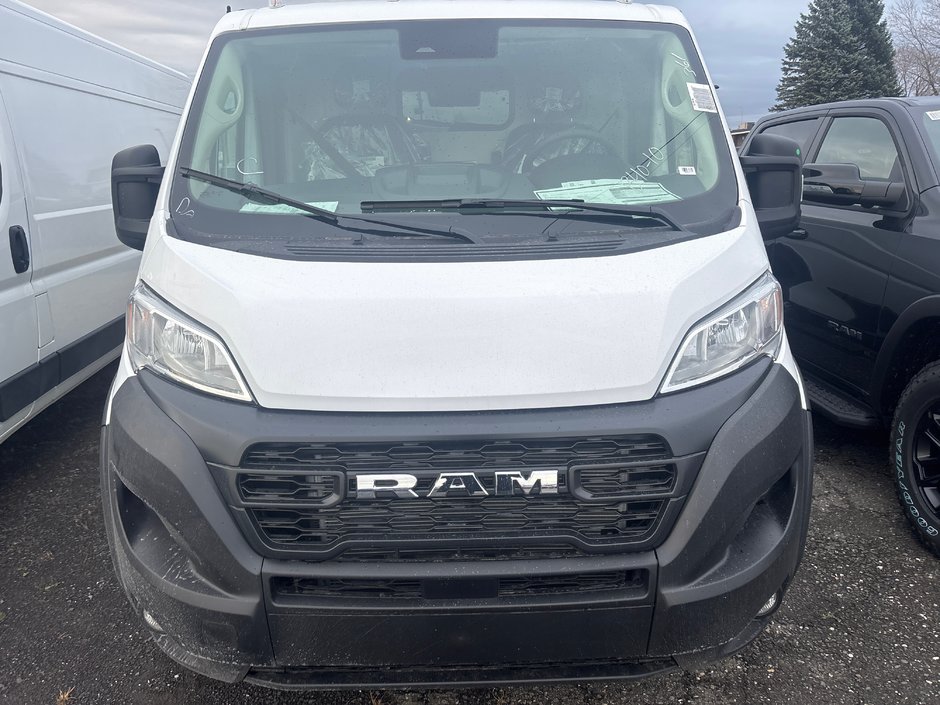 Ram PROMASTER CARGO VAN 1500 TRADESMAN W/ PASS SEAT 2025 136’’ plafond bas* Cloison avec glace coulissante