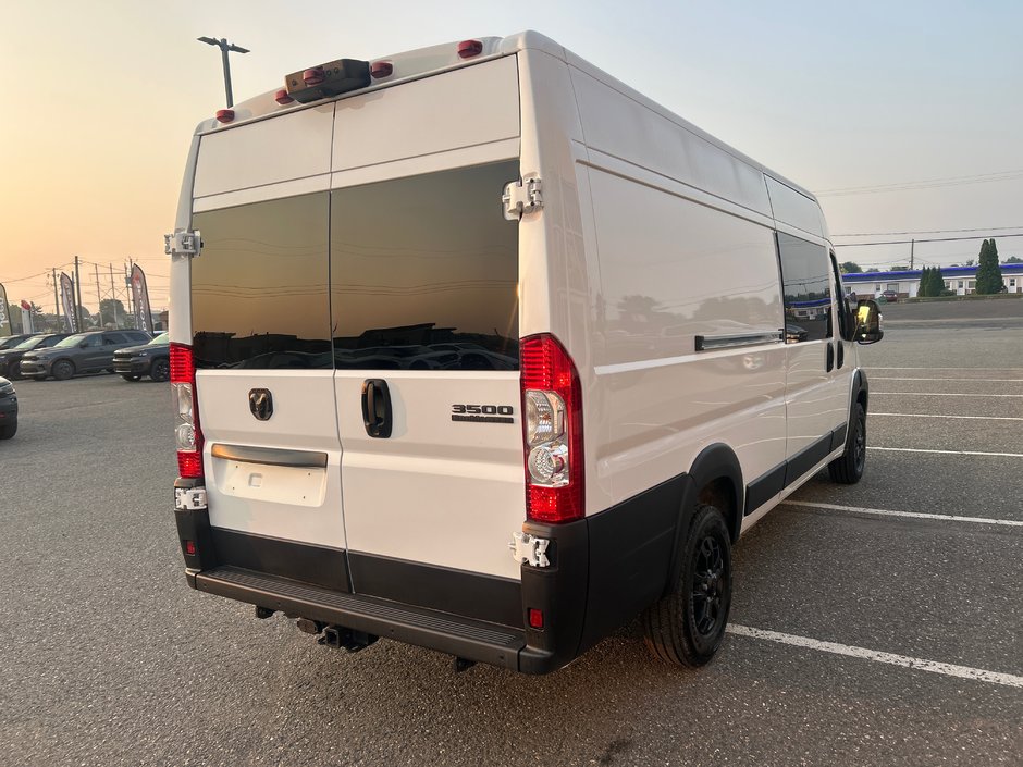 Ram PROMASTER CARGO VAN 3500 SLT+ 2025 Préparation pour VR