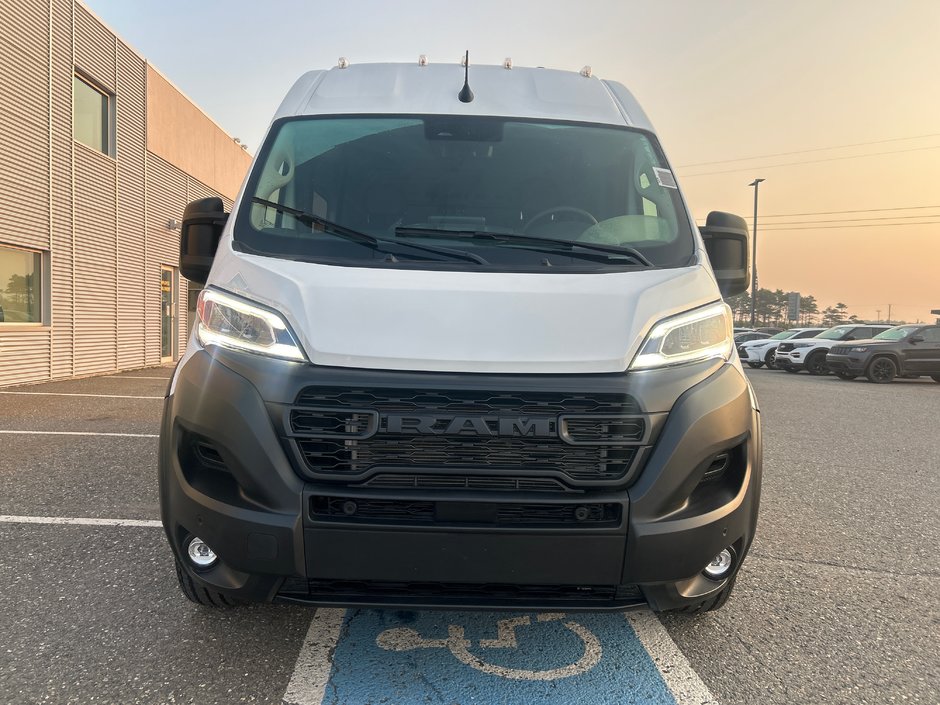 Ram PROMASTER CARGO VAN 3500 SLT+ 2025 Préparation pour VR