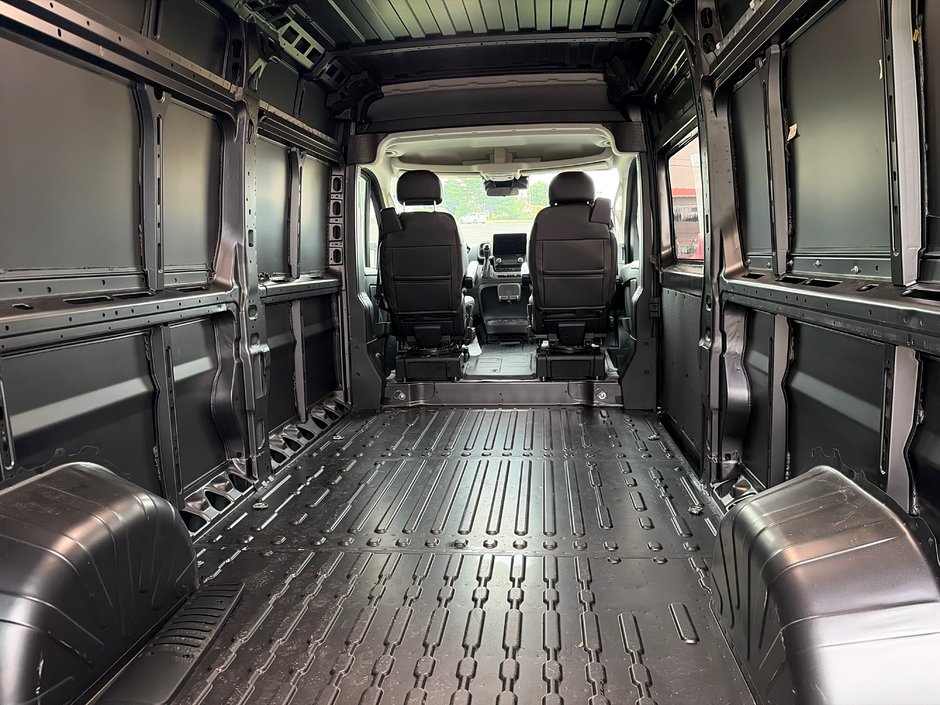 2025 Ram ProMaster Cargo Van SLT