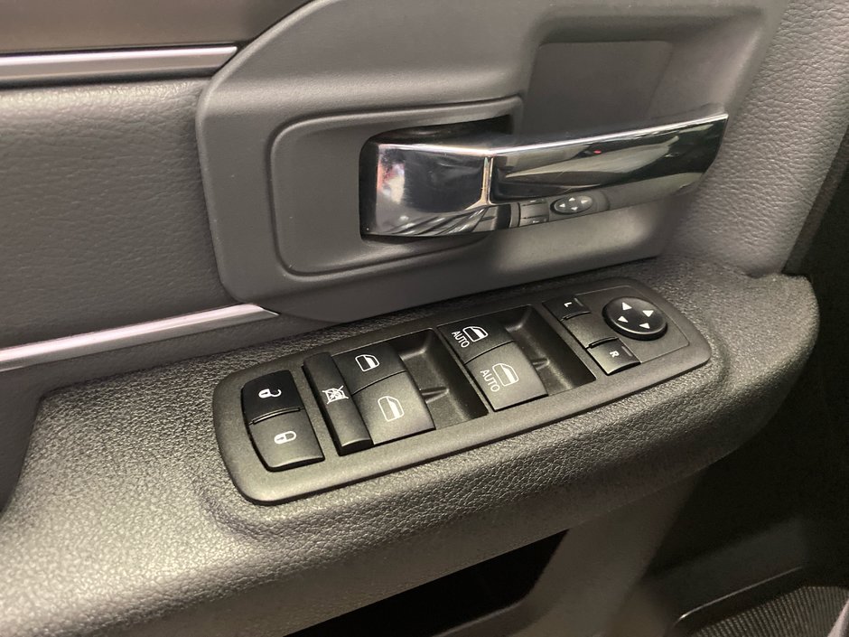 Ram 1500 CREW SLT 2022