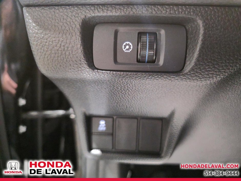 Honda Civic Sedan Hybrid Sport 2025-13