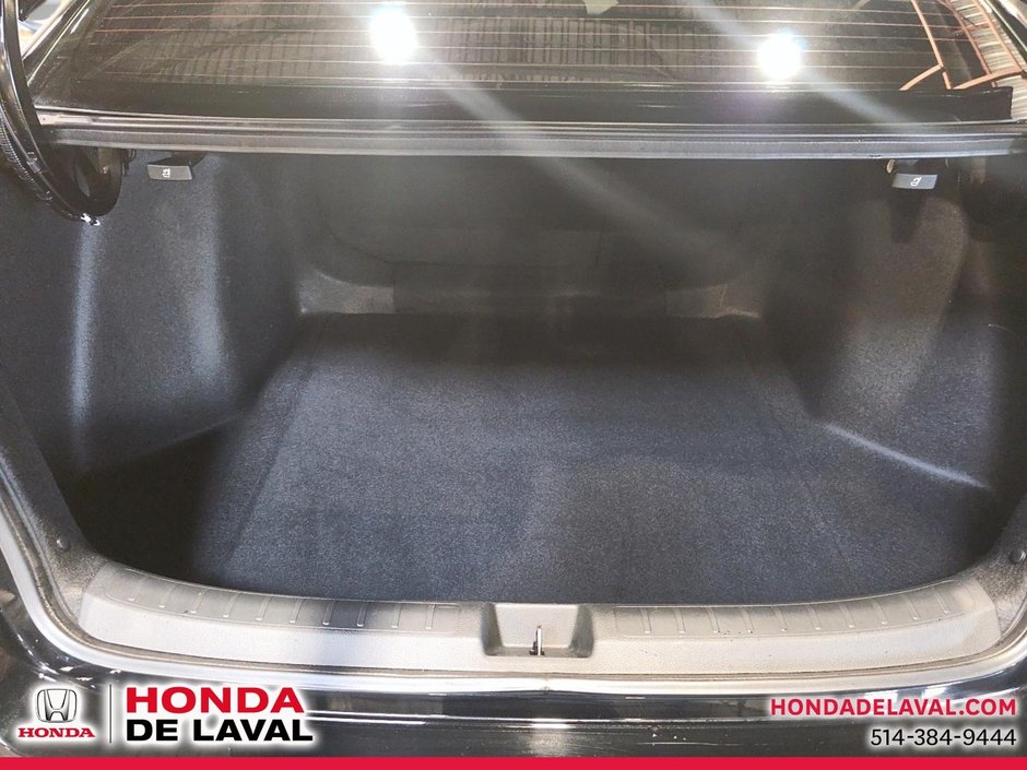 Honda Civic Sedan Hybrid Sport 2025-6