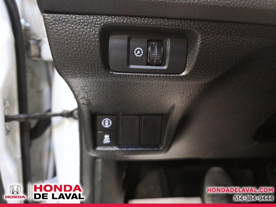 2023 Honda Civic Sedan LX-13