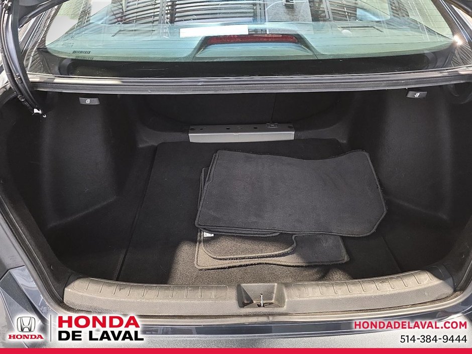 Honda Civic Sedan LX-B 2024-6