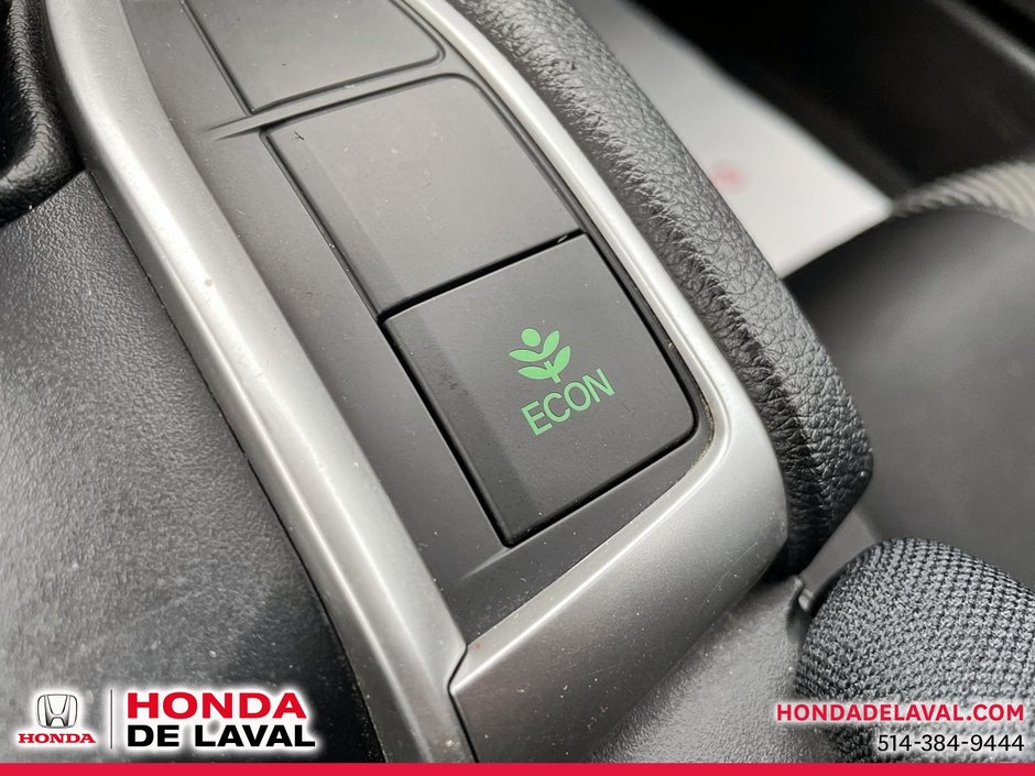 Honda Civic LX 2017-9