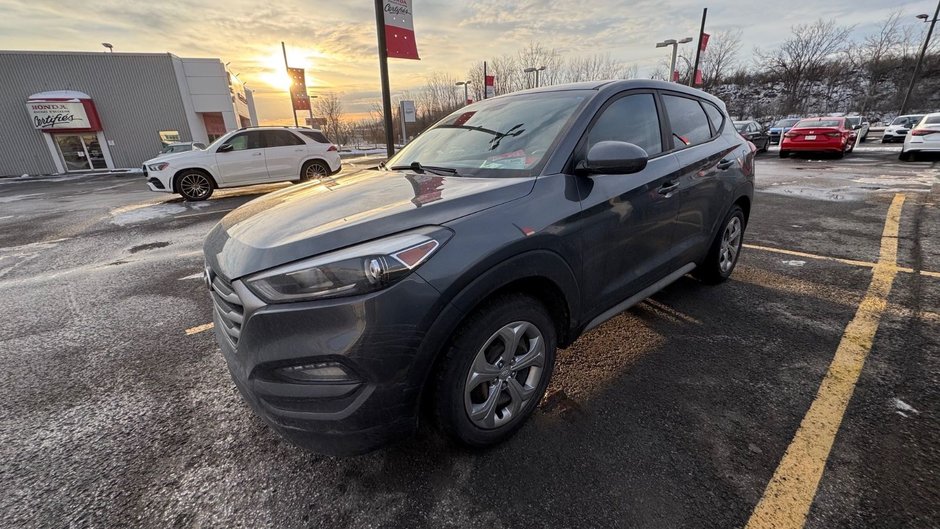 Hyundai Tucson AWD 2017-0