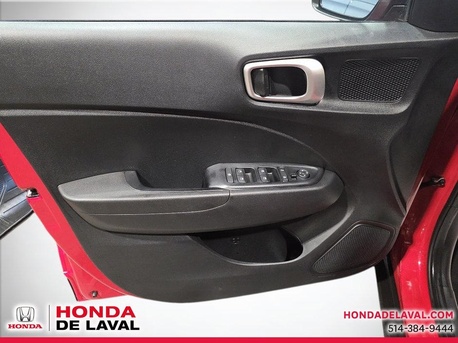 2022 Hyundai Venue Trend-9