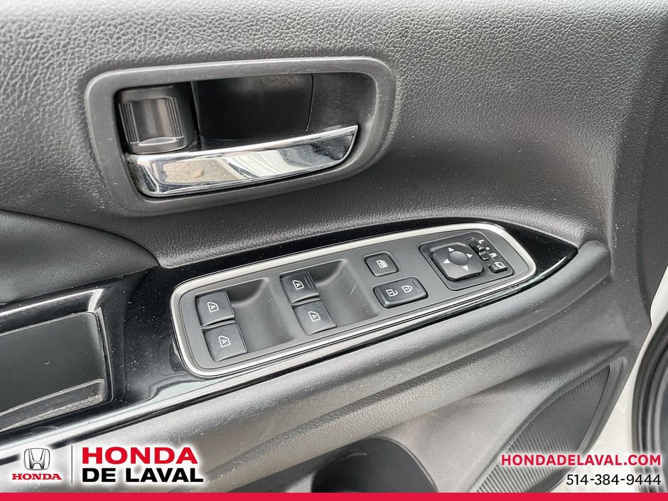 2019 Mitsubishi OUTLANDER PHEV SE AWC-13