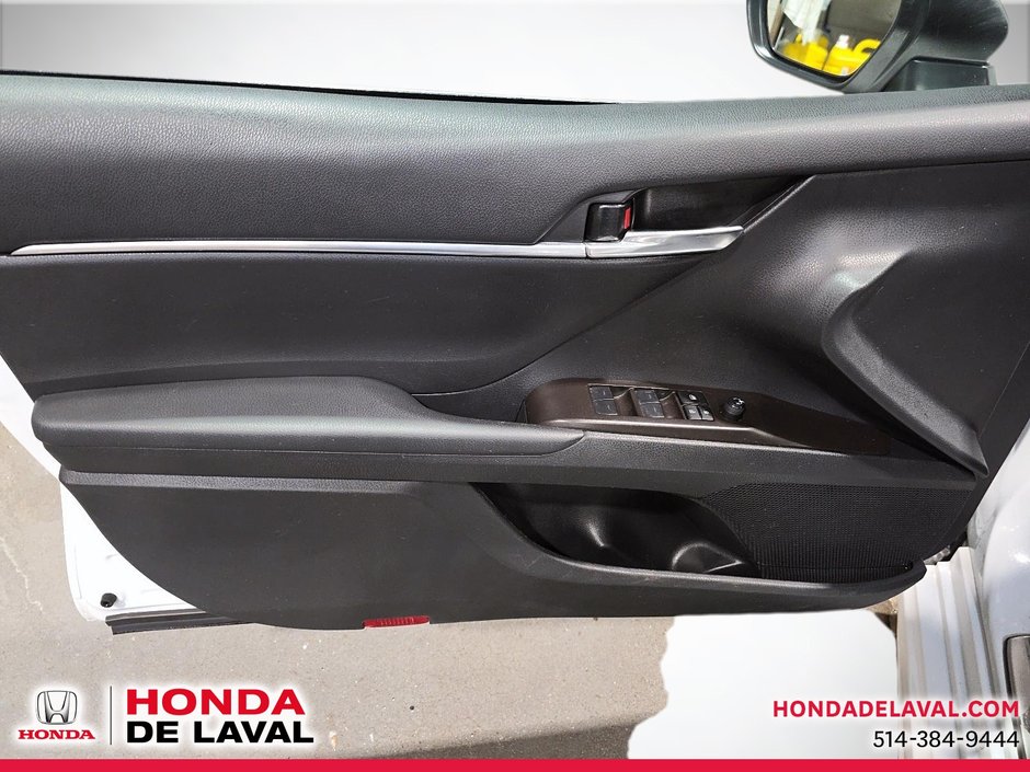 2024 Toyota Camry SE-9