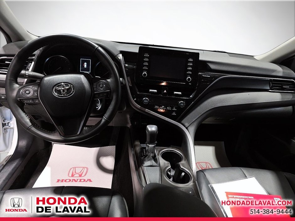 Toyota Camry SE 2024-9