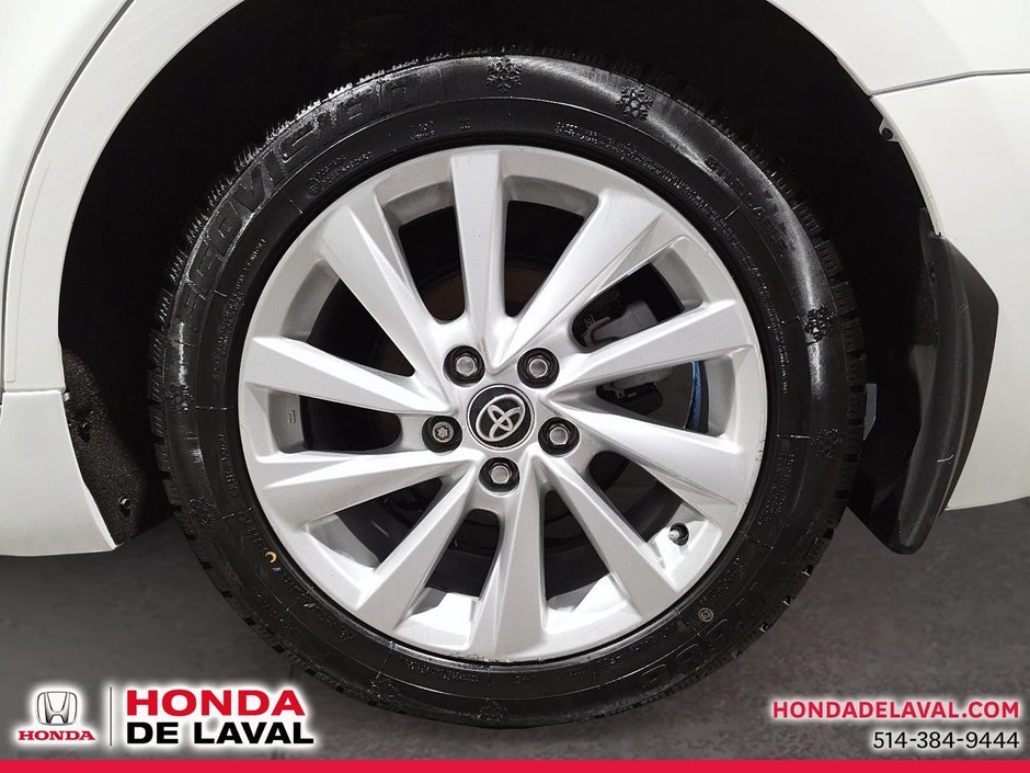 Toyota Camry SE 2024-7