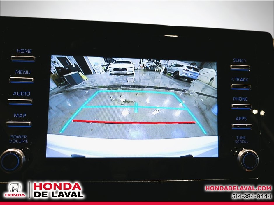 Toyota Camry SE 2024-15