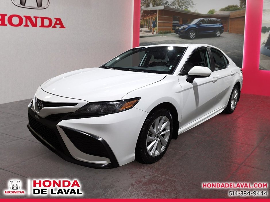 Toyota Camry SE 2024-1